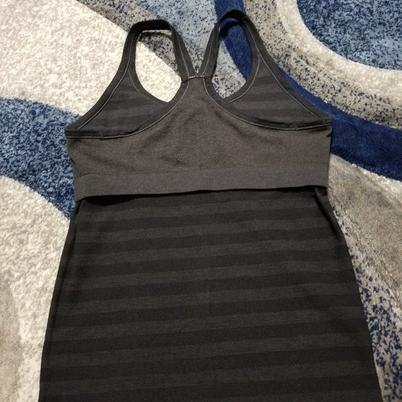 Lululemon - Picture 7 of 7